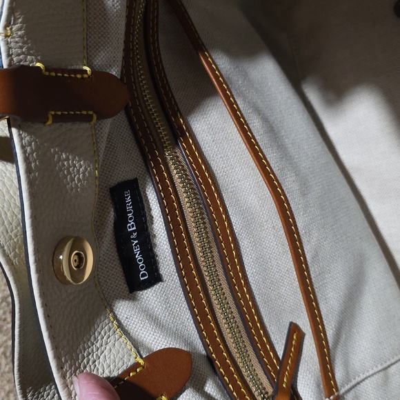 Dooney & Bourke Large Barlow Bag - Picture 8 of 10